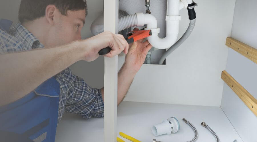 Expert burst pipe repair services in Montalba, TX
